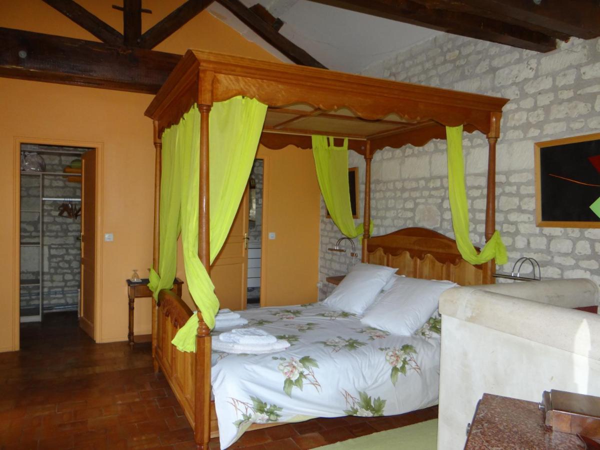 Gite Du Manoir Des Roches Saires Экстерьер фото