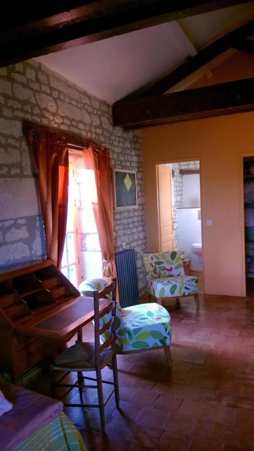 Gite Du Manoir Des Roches Saires Экстерьер фото