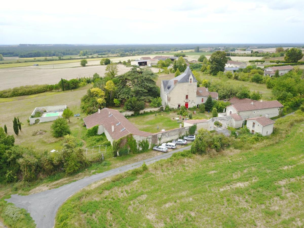 Gite Du Manoir Des Roches Saires Экстерьер фото